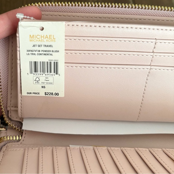 Michael Kors Large Wallet in Powder Blush - Picture 6 of 6